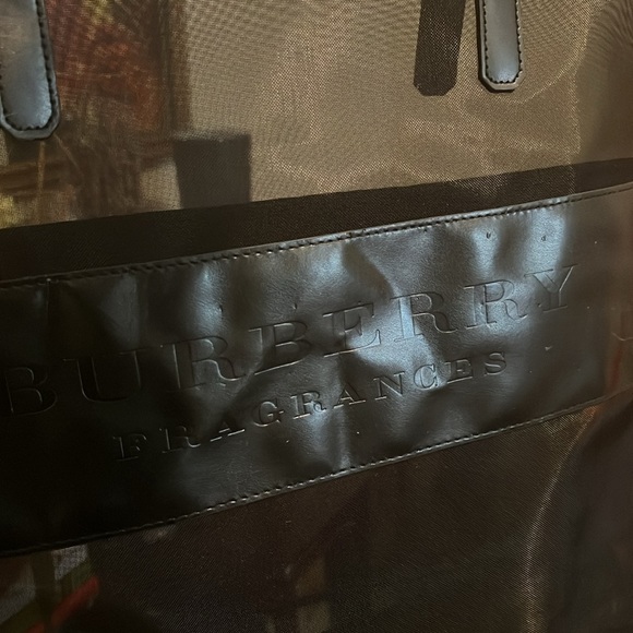 Big Burberry bag, see through mesh. - Picture 5 of 9